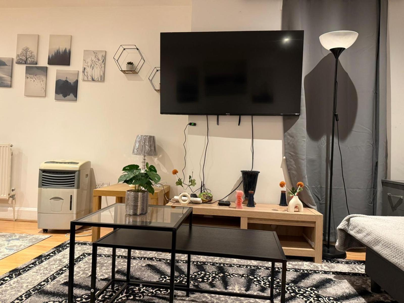 Fabulous Apartment In Kilburn London Eksteriør billede